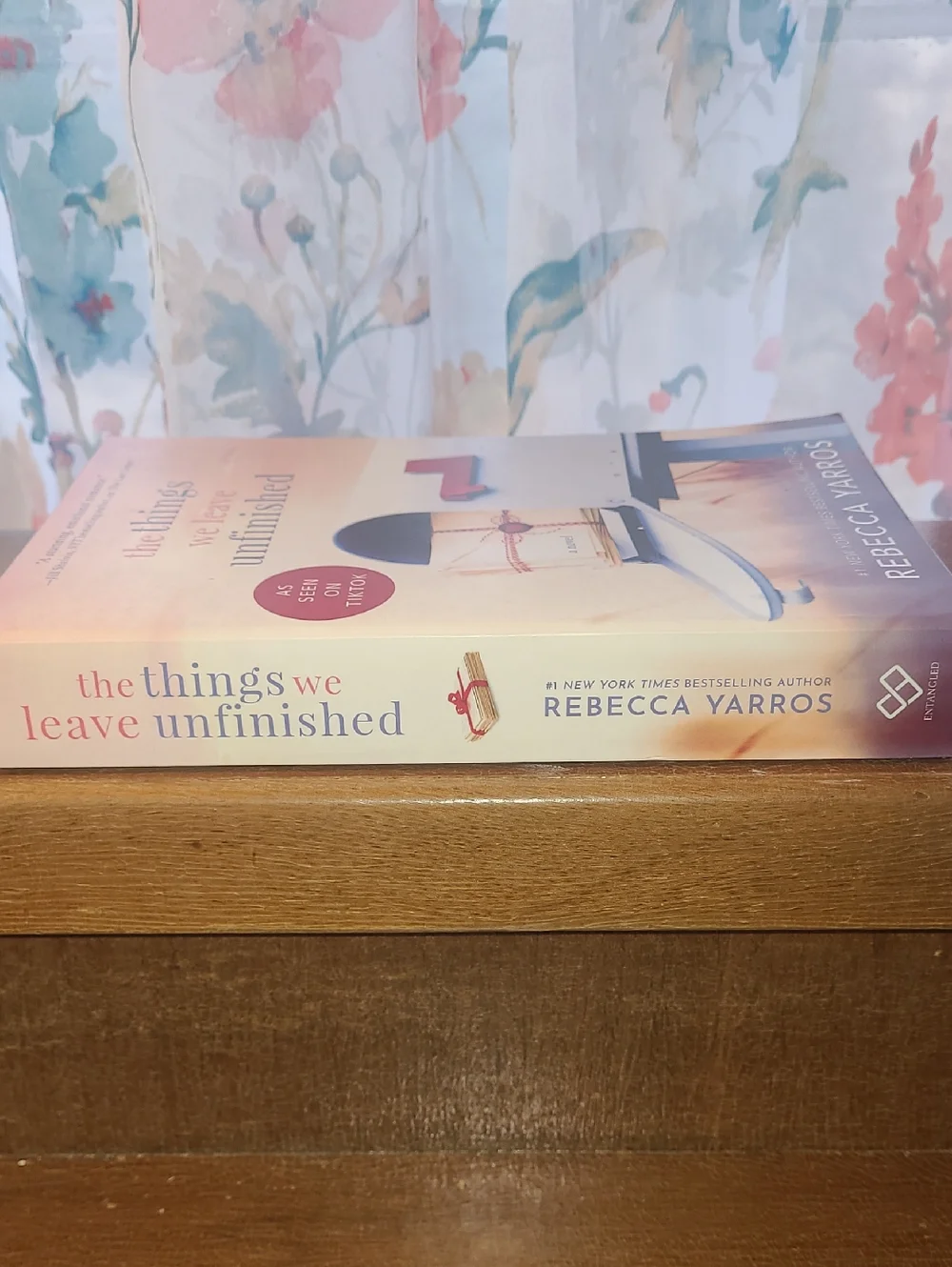The Things We Leave Unfinished by Rebecca Yarros - Paperback - Picture 3 of 6